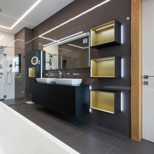 Nauleau & Fils vous accompagne de A à Z dans la création de votre salle de bains sur mesure