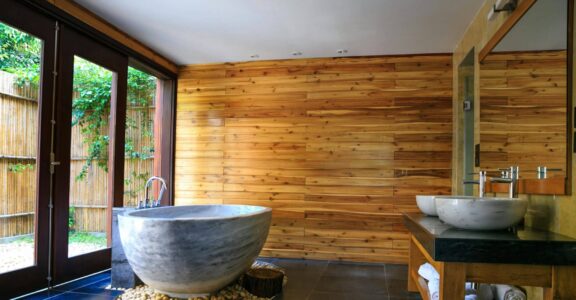 Nauleau & Fils vous accompagne de A à Z dans la création de votre salle de bains sur mesure