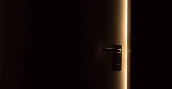 Nauleau &amp; Fils conçoit et réalise vos portes d’intérieur sur mesure à Perpignan depuis un quart de siècle